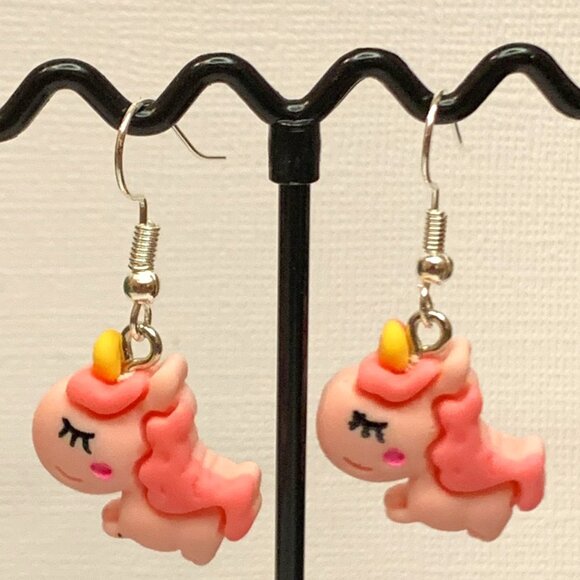 Unicorn Earring, Unicorn Jewelry, Gift Idea, Silly Earring, Cute Earring, Fun - Picture 4 of 5